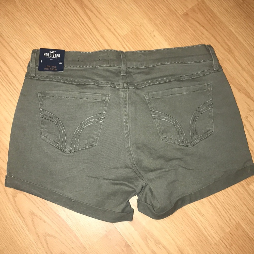 Hollister Low-Rise Midi Short